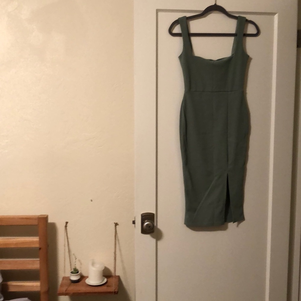 Nastygal Squarin’ to Go MIDI Dress Sage Size 4